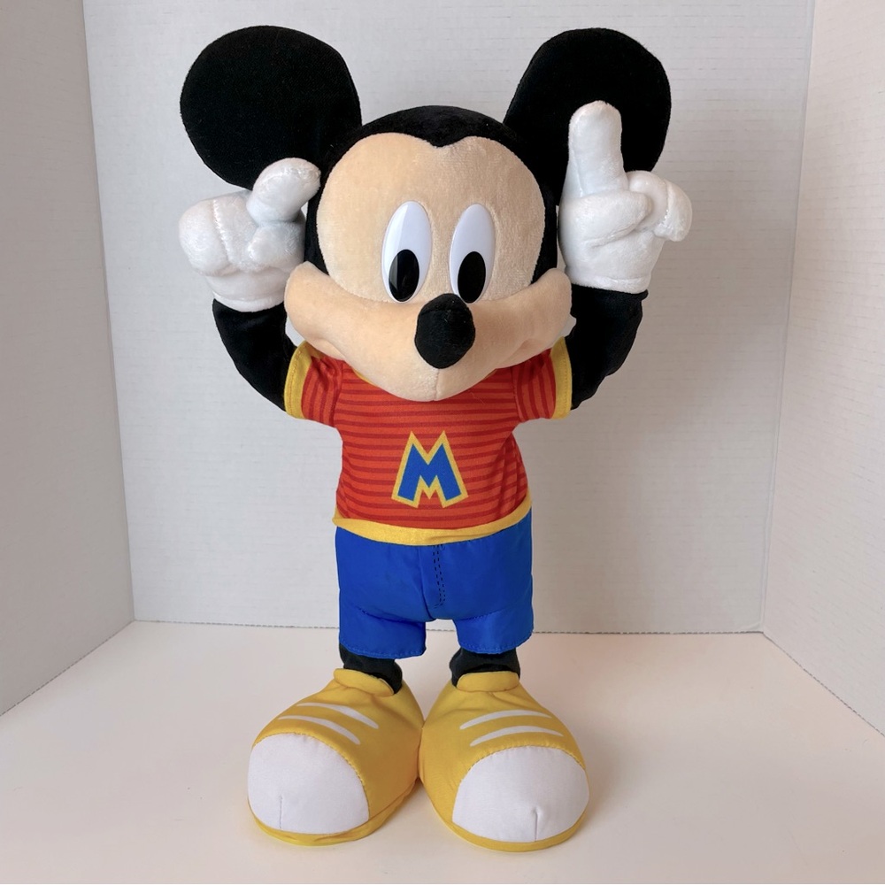 Disney Junior Mickey Mouse Clubhouse "Head Knees Toes" Mechanical Plush Toy